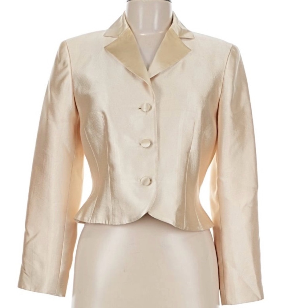 Elegant Cream Women's Jacket